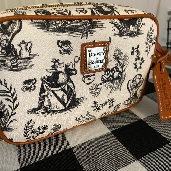 Alice in Wonderland 2022 Crossbody Bag - Picture 2 of 16